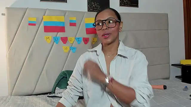 Snapshot of samaraa_smith1 chatting on 07/16/26, 12:13 samaraa smith1 online show from 07/16/26, 12:13