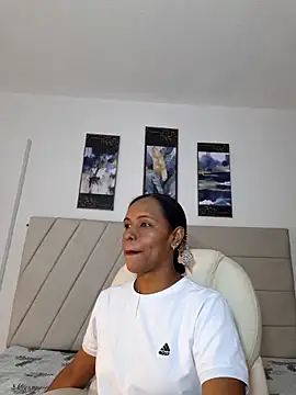 Snapshot of samaraa_smith1 chatting on 04/24/26, 12:07 samaraa smith1 online show from 04/24/26, 12:07