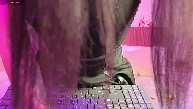 emma wilder  online show from 03/17/26, 07:17