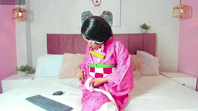 Snapshot of emma_wilder_ chatting on 02/19/26, 07:44 emma wilder online show from 02/19/26, 07:44