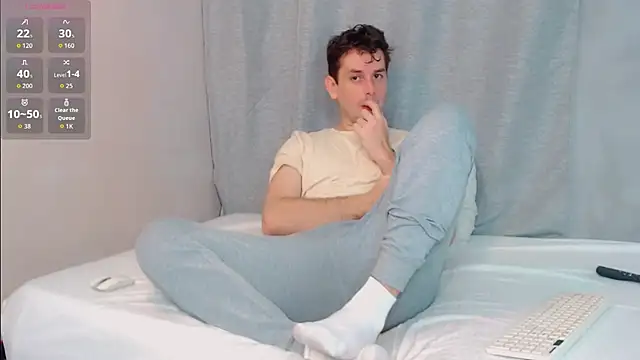 Snapshot of Luc_7 chatting on 02/20/26, 11:39 Luc 7 online show from 02/20/26, 11:39