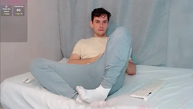 Snapshot of Luc_7 chatting on 02/22/26, 10:00 Luc 7 online show from 02/22/26, 10:00