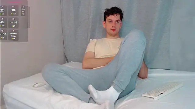 Snapshot of Luc_7 chatting on 02/19/26, 09:12 Luc 7 online show from 02/19/26, 09:12