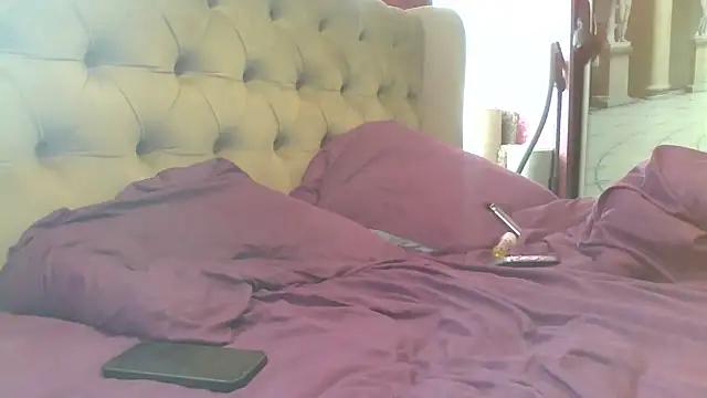 Shailadiess online show from 05/21/26, 09:39