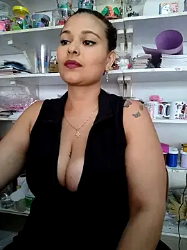 Snapshot of haffsa__ chatting on 05/08/26, 03:49 haffsa online show from 05/08/26, 03:49