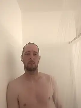 Snapshot of banans78 chatting on 02/14/26, 01:44 banans78 online show from 02/14/26, 01:44