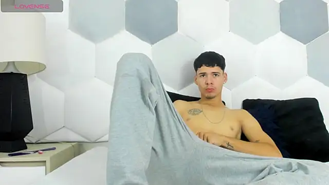 Davi Ponce online show from 02/11/26, 07:47