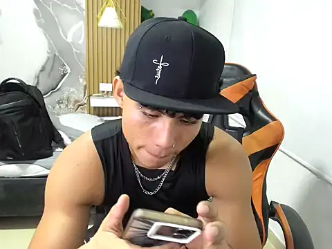 Snapshot of marcus_dick___ chatting on 08/06/26, 03:56 marcus dick online show from 08/06/26, 03:56