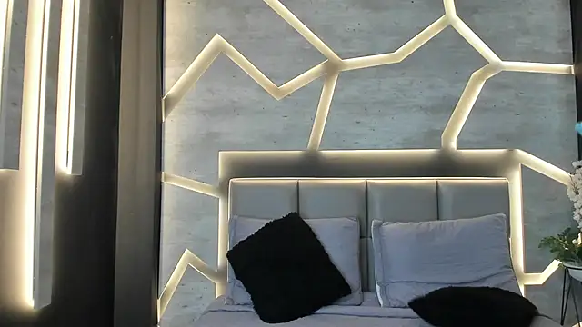 Snapshot of SinLickerr chatting on 02/20/26, 08:11 SinLickerr online show from 02/20/26, 08:11