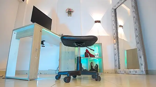 jullian ricci online show from 04/17/26, 08:55