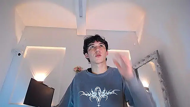 jullian ricci online show from 04/24/26, 08:22