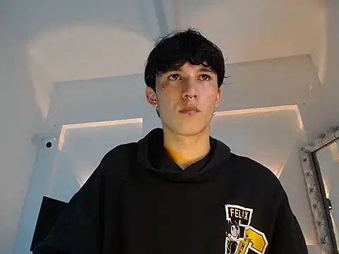 jullian ricci online show from 04/08/26, 08:54