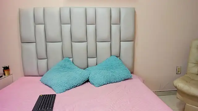 Snapshot of sugar_doll1 chatting on 02/20/26, 10:55 sugar doll1 online show from 02/20/26, 10:55