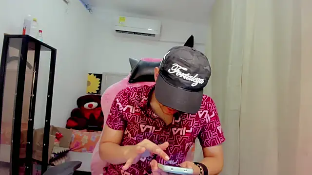 Top and bottom online show from 04/10/26, 08:27