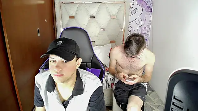 Top and bottom online show from 03/12/26, 08:24