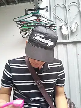 Top and bottom online show from 06/04/26, 10:25