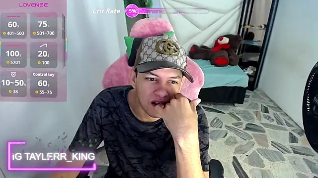 Top and bottom online show from 06/11/26, 04:09