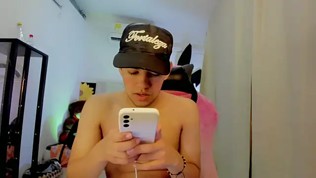 Top and bottom online show from 04/11/26, 08:01