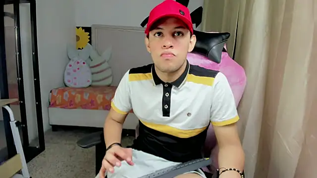 Top and bottom online show from 04/05/26, 09:54