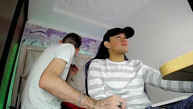 Top and bottom online show from 03/11/26, 08:14