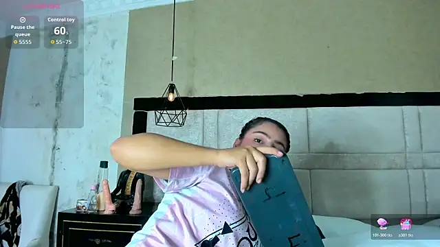 CloheBell online show from 04/15/26, 03:49