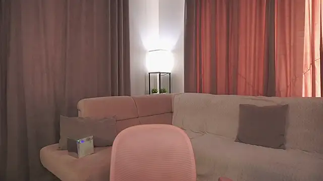 Snapshot of shytany chatting on 07/04/26, 01:04 shytany online show from 07/04/26, 01:04