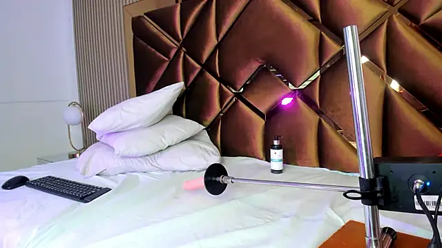 Snapshot of Alanna-Rose chatting on 02/20/26, 09:06 Alanna-Rose online show from 02/20/26, 09:06