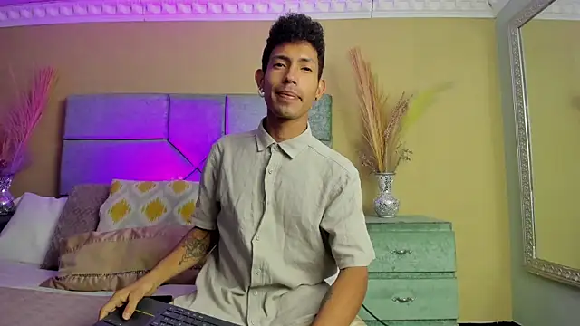 NoaahTylor online show from 05/13/26, 04:08