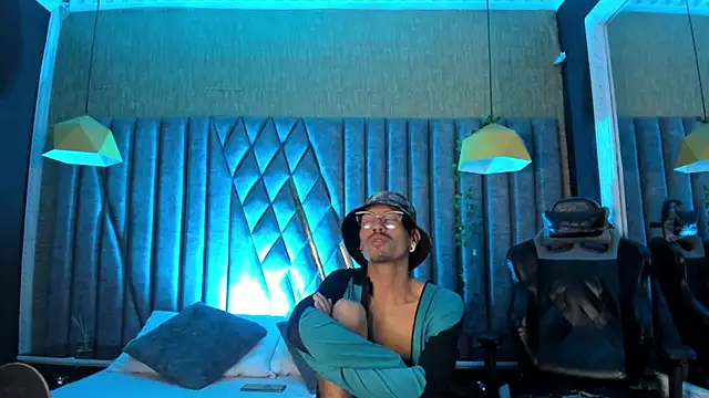 NoaahTylor online show from 05/30/26, 03:57