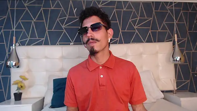 NoaahTylor online show from 02/16/26, 07:56