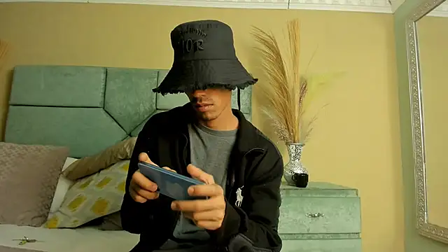 NoaahTylor online show from 05/16/26, 10:36
