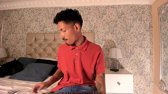 NoaahTylor online show from 04/07/26, 04:03