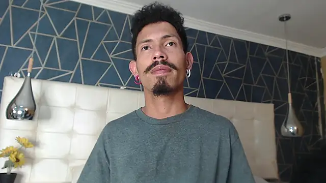 NoaahTylor online show from 02/12/26, 08:19