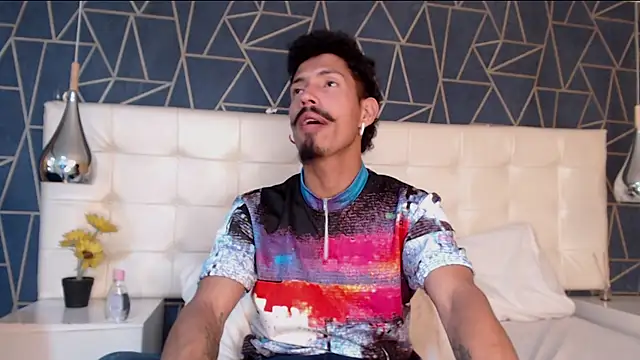 NoaahTylor online show from 02/18/26, 12:52