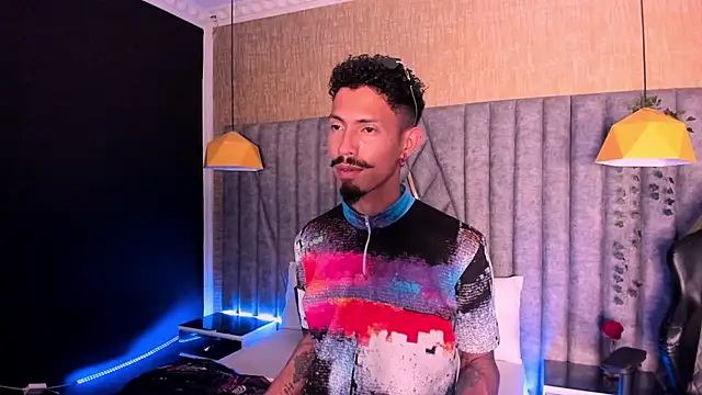 NoaahTylor online show from 02/28/26, 07:46