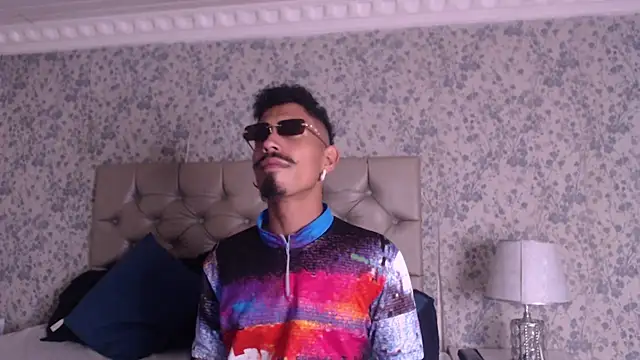 NoaahTylor online show from 02/21/26, 07:49