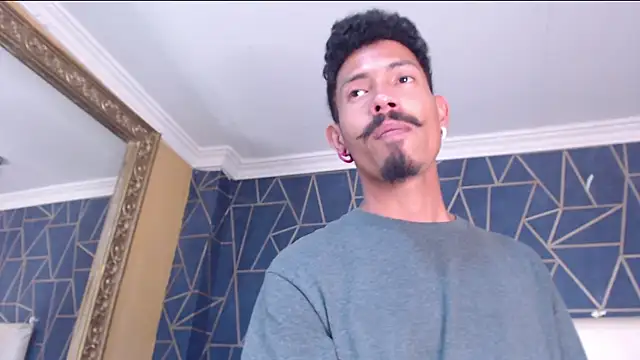 NoaahTylor online show from 02/18/26, 08:05