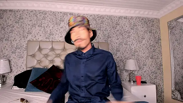 NoaahTylor online show from 04/01/26, 09:12