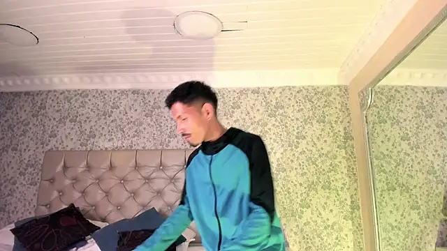 NoaahTylor online show from 04/09/26, 04:14