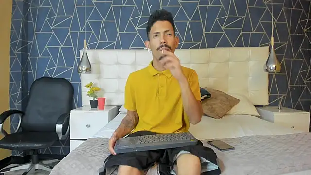 NoaahTylor online show from 03/22/26, 08:21