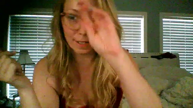 NikkiB653466 online show from 03/03/26, 07:54