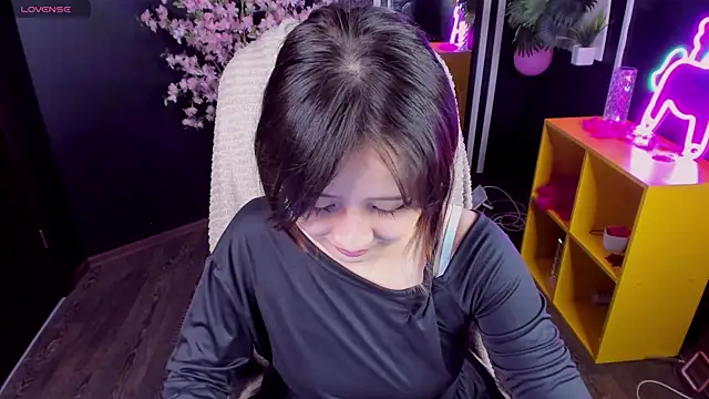 Snapshot of May_Ling chatting on 05/06/26, 11:03 May Ling online show from 05/06/26, 11:03