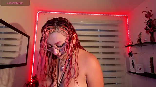 Emily Jonesh online show from 04/28/26, 12:20