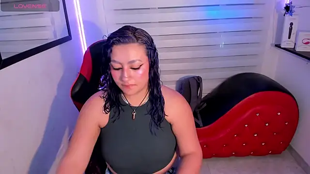 Emily Jonesh online show from 05/20/26, 12:24