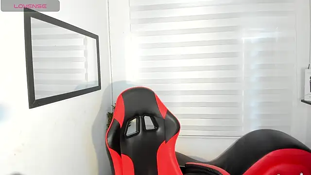 Emily Jonesh online show from 04/11/26, 12:53