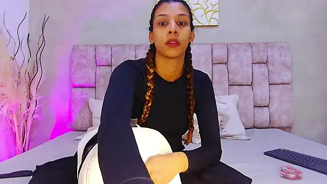 Snapshot of MelanyStone_ chatting on 05/22/26, 12:36 MelanyStone online show from 05/22/26, 12:36
