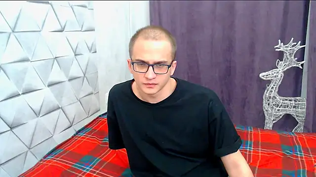 Snapshot of Pure_Aura chatting on 03/03/26, 06:48 Pure Aura online show from 03/03/26, 06:48