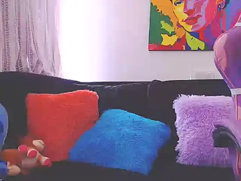 Snapshot of missoliviasexy chatting on 02/11/26, 09:14 missoliviasexy online show from 02/11/26, 09:14