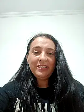 Snapshot of luamel2126 chatting on 02/11/26, 01:27 luamel2126 online show from 02/11/26, 01:27