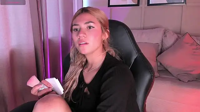 Snapshot of Chris_Velvett chatting on 03/25/26, 08:52 Chris Velvett online show from 03/25/26, 08:52